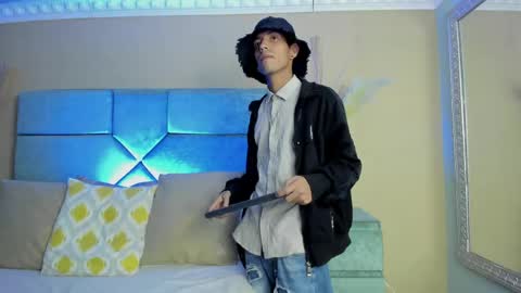 Noah online show from May 10, 3:44 am