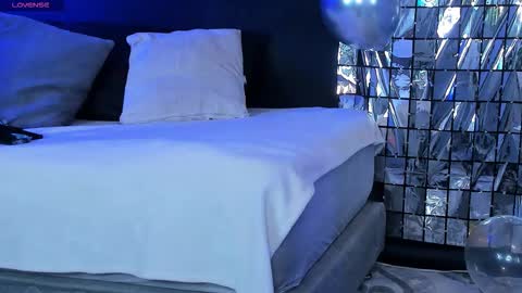 Noah  online show from November 18, 3:45 am