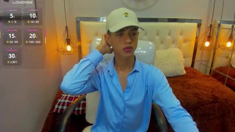 Snapshot of noah295155 chatting on February 13, 3:19 pm Alex online show from February 13, 3:19 pm