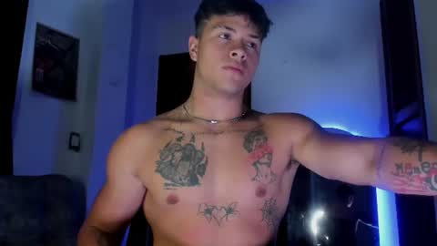 Snapshot of noah_223 chatting on June 11, 5:16 am noah_223 online show from June 11, 5:16 am