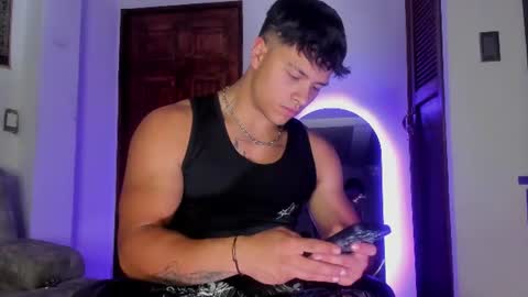 Snapshot of noah_223 chatting on June 26, 4:17 am noah_223 online show from June 26, 4:17 am