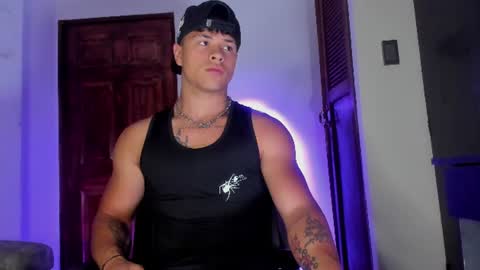 Snapshot of noah_223 chatting on June 28, 2:39 am noah_223 online show from June 28, 2:39 am