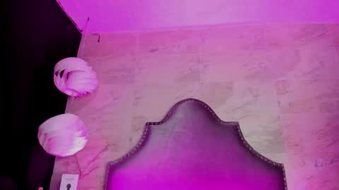 Zoe  online show from April 15, 3:24 am