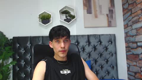 Noah Brigth online show from December 13, 3:49 am