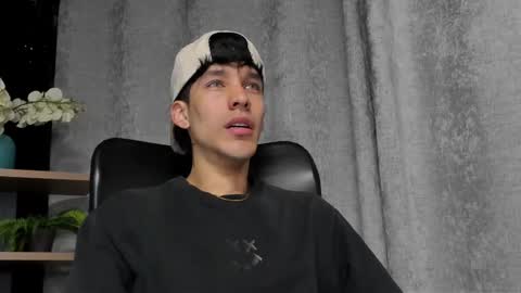 Noah Brigth online show from February 27, 12:43 am