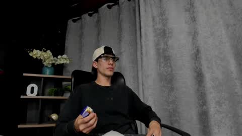 Noah Brigth online show from February 27, 3:47 am