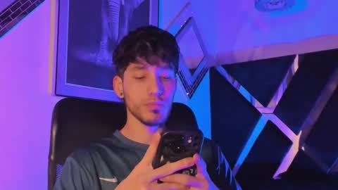 Noah Brigth online show from December 2, 3:56 am