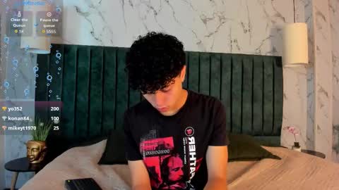 noah_dupont_ online show from November 24, 11:32 am