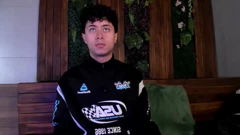 noah_dupont_ online show from February 10, 11:58 am