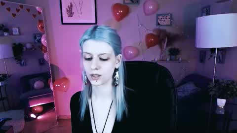 Snapshot of noah_elmer chatting on February 15, 2:03 pm REAL name LiaDM are always open online show from February 15, 2:03 pm