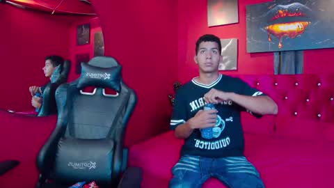 Snapshot of noah_greenhart chatting on January 10, 7:59 pm Noah online show from January 10, 7:59 pm