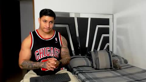 Noah Harris01 online show from October 31, 10:55 pm