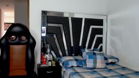 Noah Harris01 online show from February 23, 3:09 pm