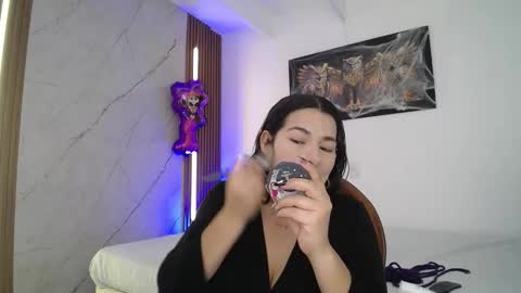 Noah  online show from October 30, 7:58 pm