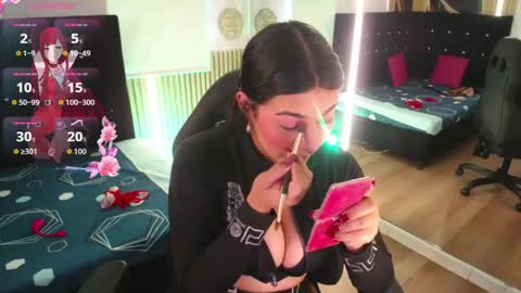 Noah  online show from April 8, 1:44 pm