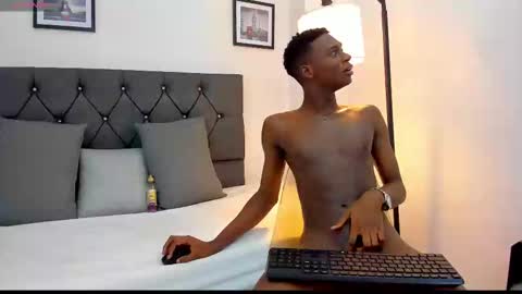 noah_johes online show from February 26, 6:37 am