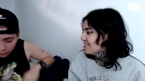 noah hehim    online show from February 16, 10:21 pm