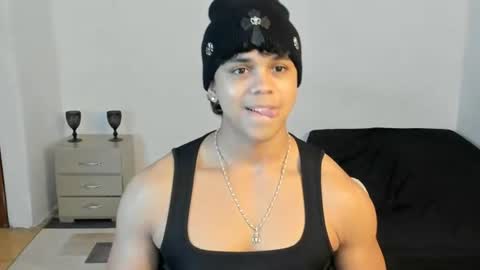 luis navas online show from August 4, 4:37 am