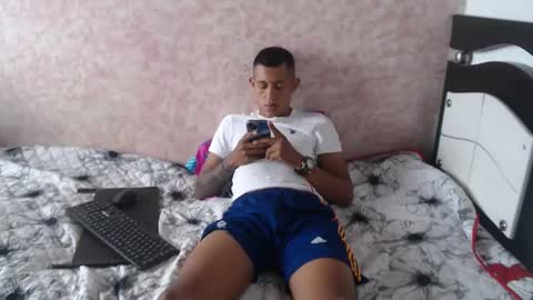 Snapshot of noah_roberts_ chatting on January 24, 4:06 pm Noah online show from January 24, 4:06 pm