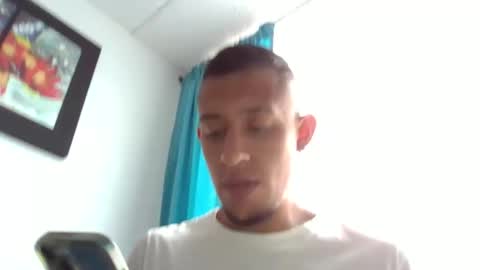 Snapshot of noah_roberts_ chatting on November 2, 8:22 pm Noah online show from November 2, 8:22 pm