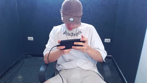 noah_sokolov online show from November 7, 8:31 pm