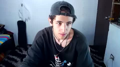 Snapshot of noah_sokolov_ chatting on June 9, 4:40 pm Kervs online show from June 9, 4:40 pm