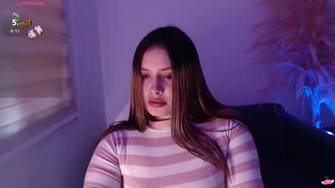 noah_white3 online show from October 15, 4:40 pm