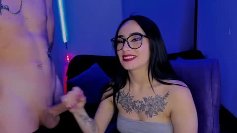 Snapshot of noahandmegan69 chatting on December 30, 5:23 pm Noahandmegan online show from December 30, 5:23 pm