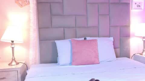 Noah   online show from March 26, 1:38 pm