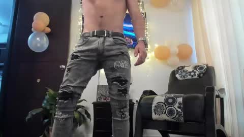 LIAM- noah online show from December 8, 12:41 pm