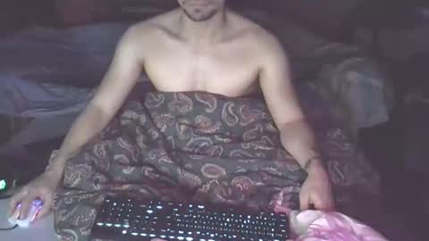 Snapshot of noahcaliente chatting on January 5, 9:03 pm Noahcaliente online show from January 5, 9:03 pm