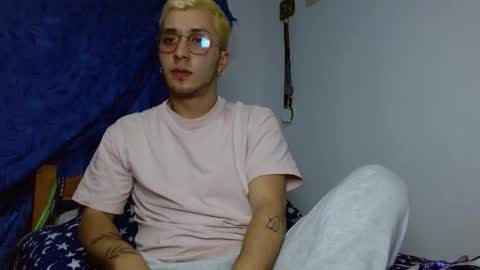 Snapshot of noahcam1 chatting on February 18, 3:35 am Noah online show from February 18, 3:35 am