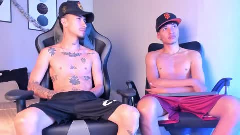 Snapshot of noahdaviss chatting on December 25, 1:31 am noahdaviss online show from December 25, 1:31 am