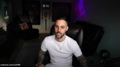 Snapshot of noahfitt chatting on April 16, 2:56 am Noah Fitt online show from April 16, 2:56 am
