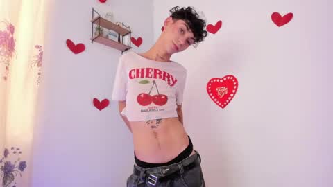 Snapshot of noahfox_12 chatting on May 11, 3:07 pm Noah fox online show from May 11, 3:07 pm