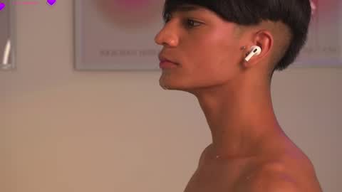 Noah     online show from March 9, 6:11 pm