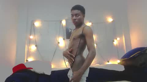 Snapshot of noahjhonson69 chatting on December 15, 7:51 pm noah online show from December 15, 7:51 pm