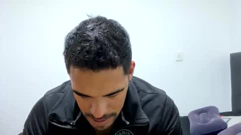 Snapshot of noahsexx98 chatting on September 21, 11:12 am noahsexx98 online show from September 21, 11:12 am