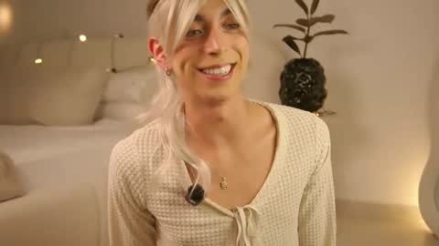 Samantha online show from April 12, 1:54 am