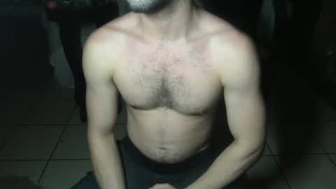 Snapshot of nobudget06 chatting on January 10, 2:25 am nobudget06 online show from January 10, 2:25 am