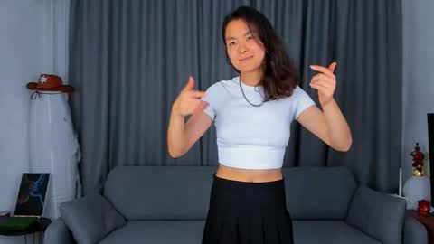 Snapshot of noctilune chatting on December 3, 7:01 pm Mina online show from December 3, 7:01 pm