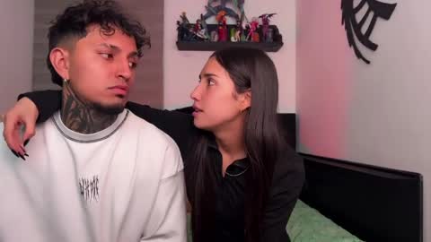 Jean Y Isa online show from April 16, 5:52 am