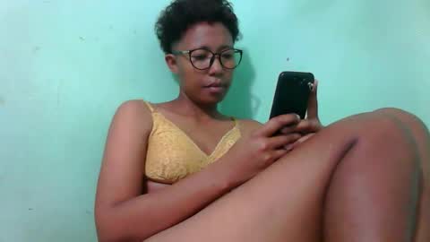 Snapshot of noellah chatting on September 19, 8:38 am noellah online show from September 19, 8:38 am