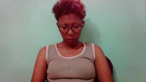 Snapshot of noellah chatting on September 22, 10:39 am noellah online show from September 22, 10:39 am