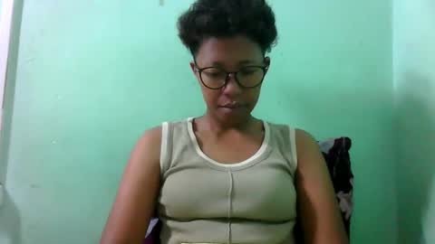 Snapshot of noellah chatting on September 26, 4:05 am noellah online show from September 26, 4:05 am