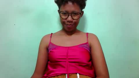 Snapshot of noellah chatting on September 29, 6:07 am noellah online show from September 29, 6:07 am