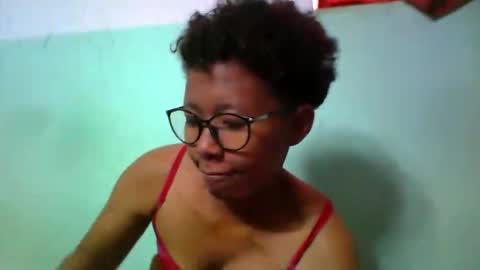 Snapshot of noellah chatting on September 30, 7:35 am noellah online show from September 30, 7:35 am