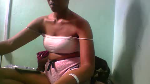 Snapshot of noellah chatting on October 2, 7:43 pm noellah online show from October 2, 7:43 pm