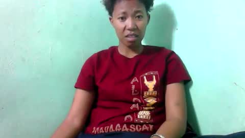 Snapshot of noellah chatting on October 5, 3:27 am noellah online show from October 5, 3:27 am