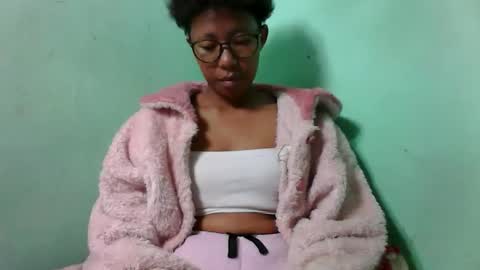 Snapshot of noellah chatting on October 9, 5:27 am noellah online show from October 9, 5:27 am
